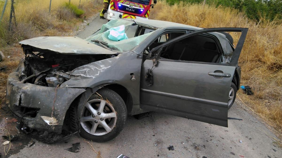 Herido tras volcar su vehículo en la Autovía del Noroeste