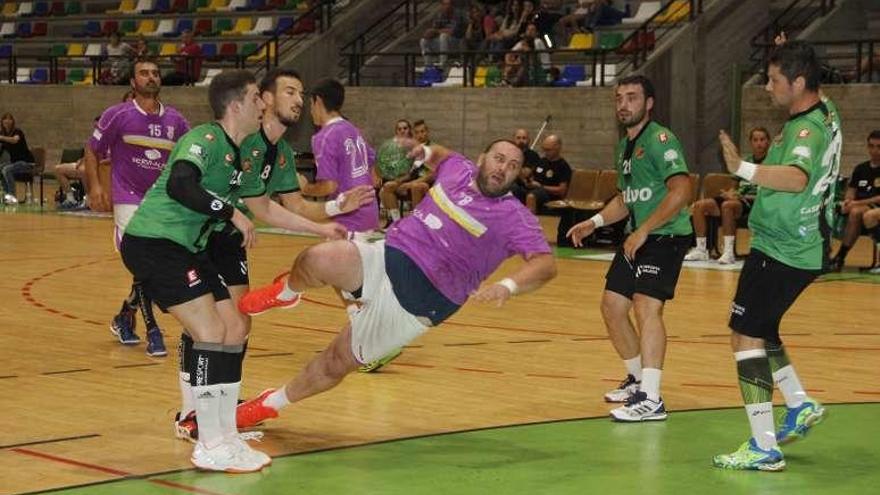 Partido del Bueu Atlético contra el Calvo Xiria de este verano. // S.A.