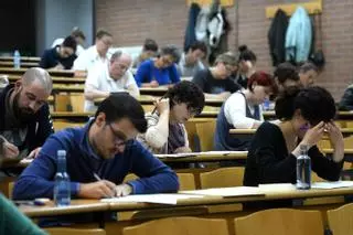Educación prepara un concurso de méritos para 1.100 interinos con 5 años en la plaza