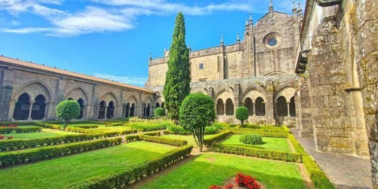 Tui, entre los 16 finalistas de los I Premios Pueblo
del Año de Galicia.