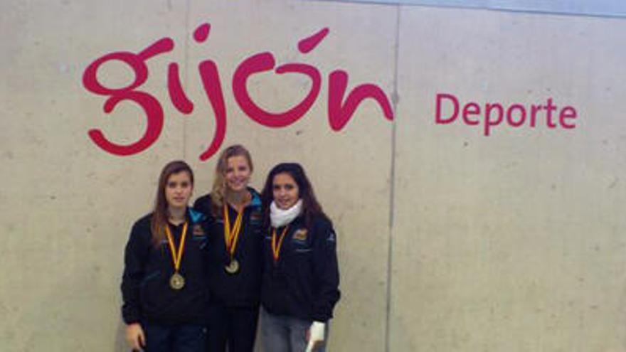 Las medallistas benalmadenses.