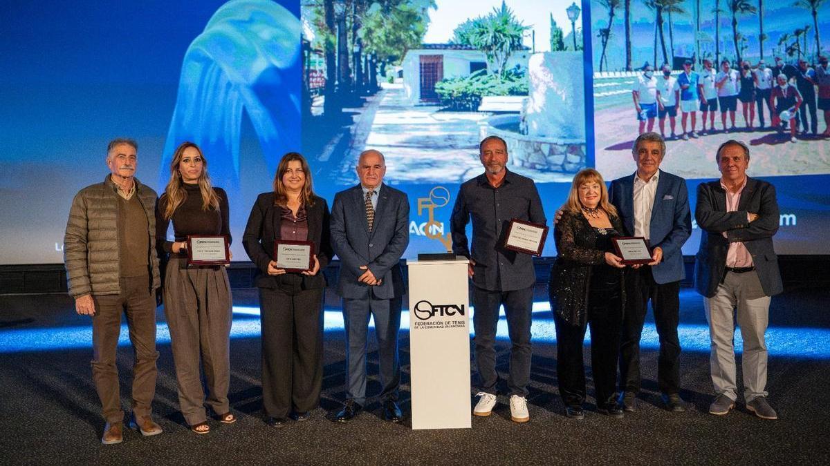 Foto de premiados en la Gala del Tenis de la Comunitat Valenciana en 2025