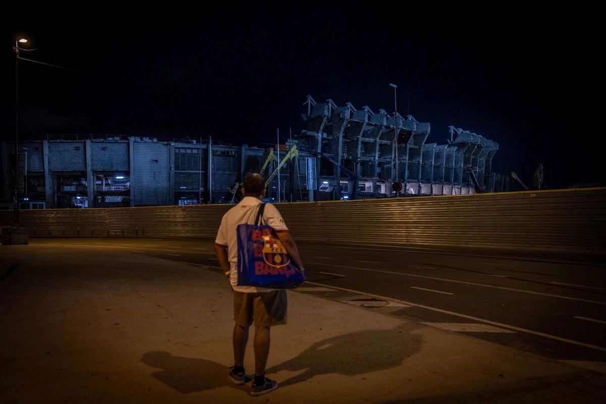El entorno del Camp Nou, vacío en día de partido