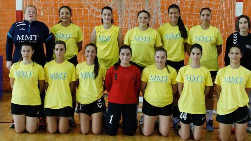 Formación del equipo sénior femenino del BM Zamora.