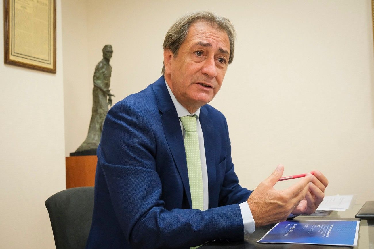 Luis Padrón por el congreso de Cámaras de Comercio