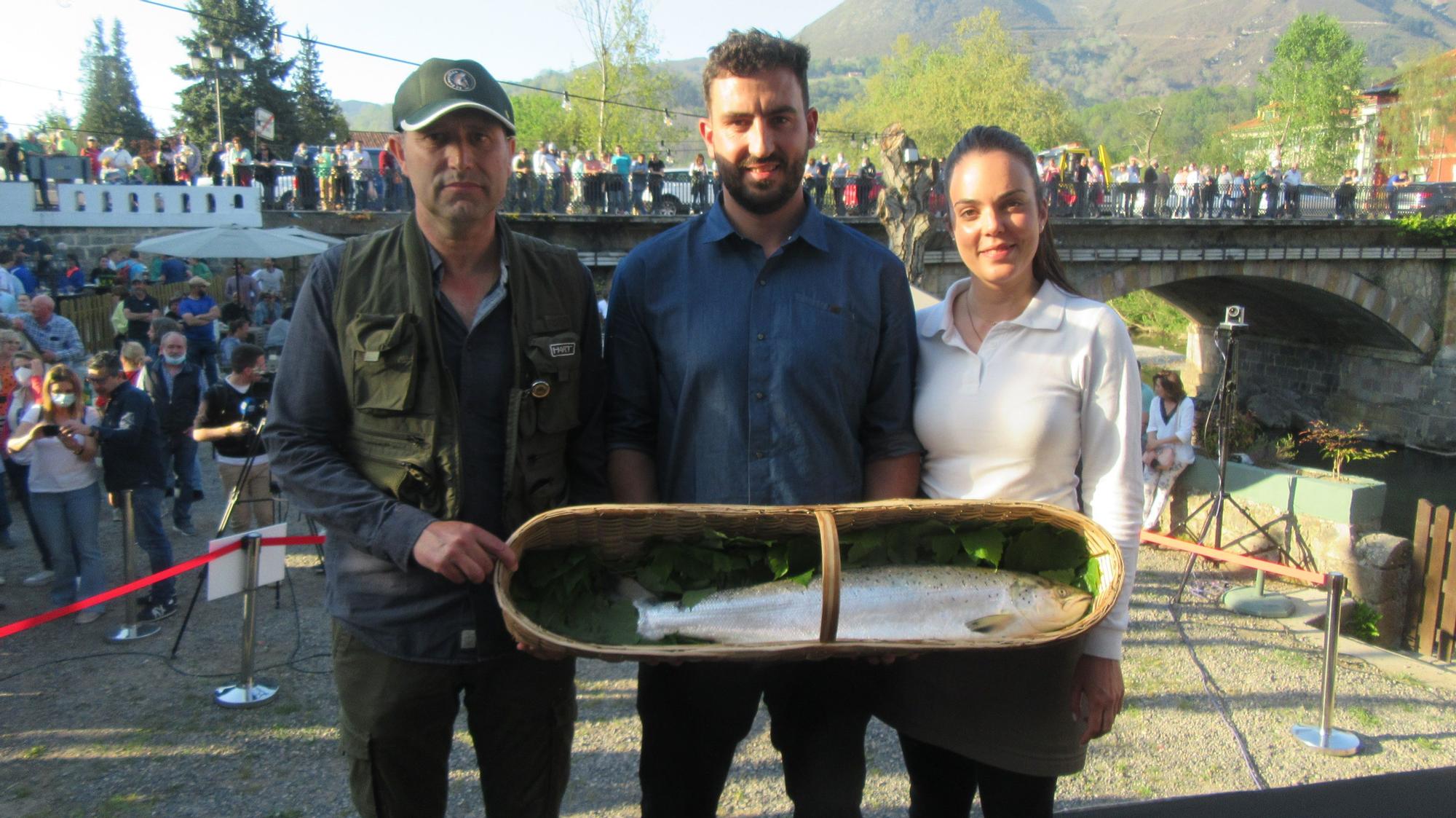 EN IMÁGENES: Así fue la subasta del campanu del Sella, que se hizo de rogar