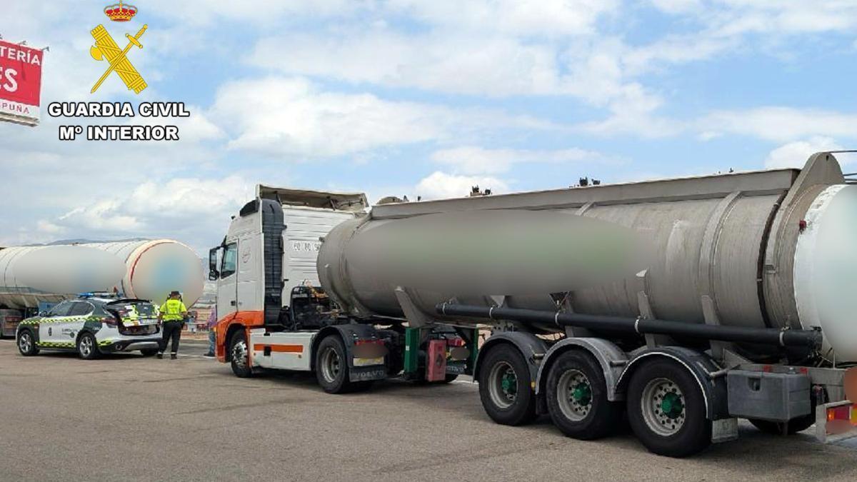 Interceptan un camión en Murcia con 25.000 litros de sosa cáustica tras detectar que iba zigzagueando el conductor sextuplicaba la tasa de alcohol