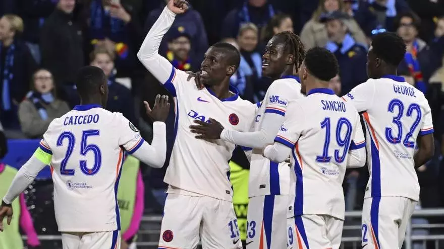 Nicolas Jackson cerró la goleada 'blue' con un doblete