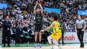 Joel Parra, en acción, ante el Morabanc Andorra.