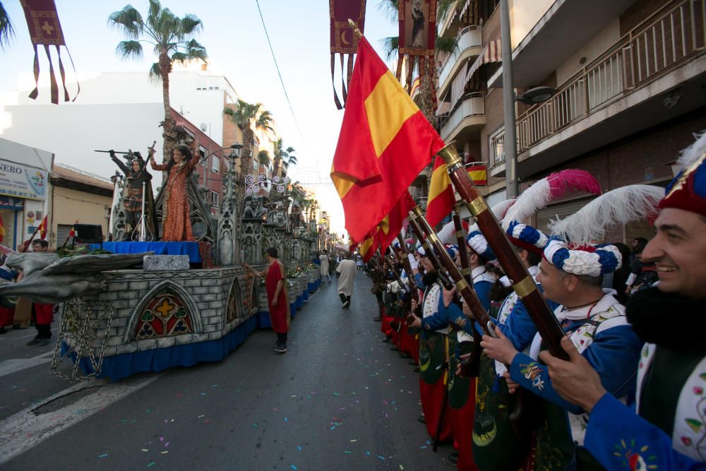 San Vicente celebra su entrada cristiana en las fiestas de Moros y Cristianos 2019