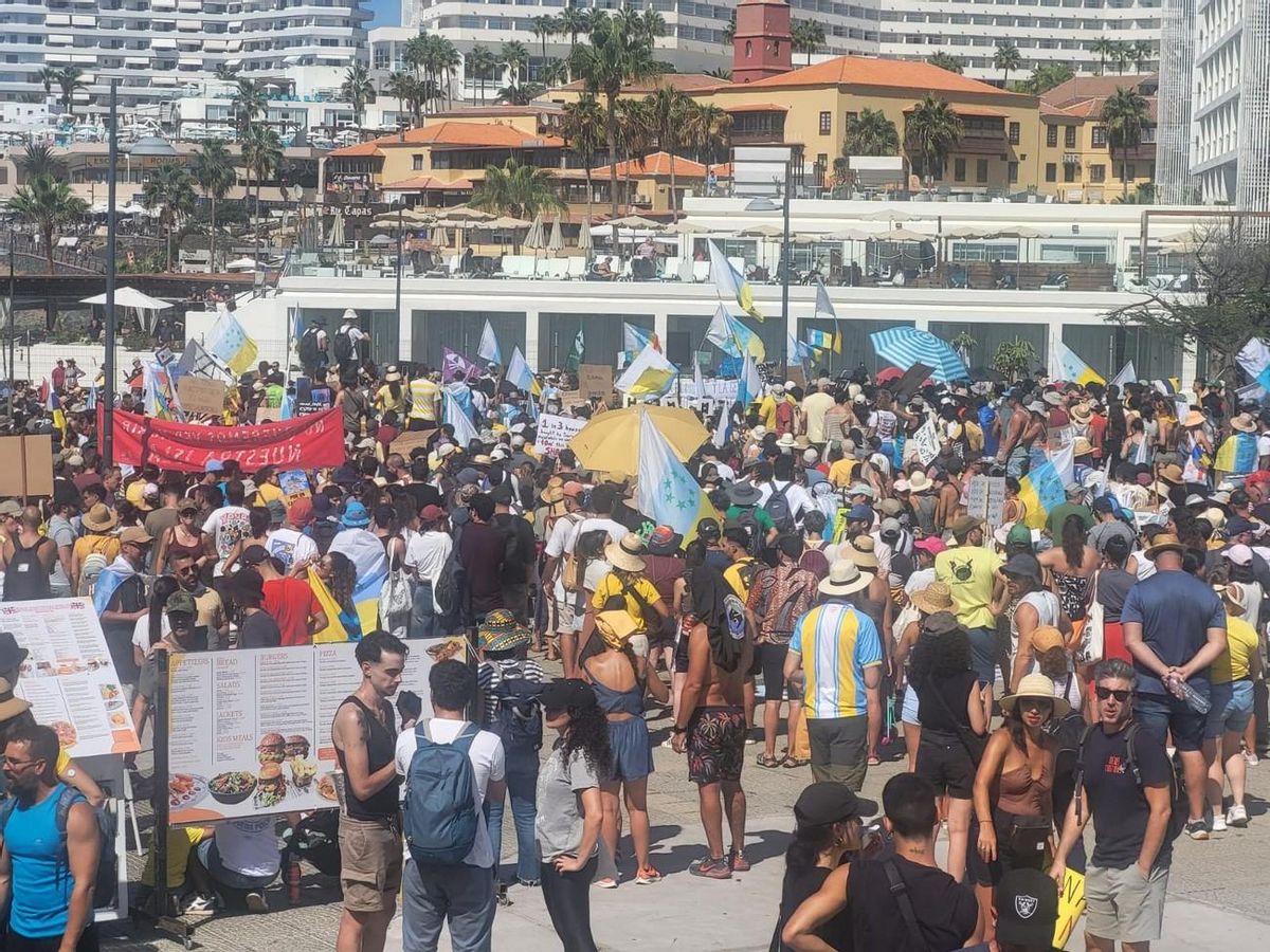 Los manifestantes llegaron a la plaza de Saylen, en Tenerife.