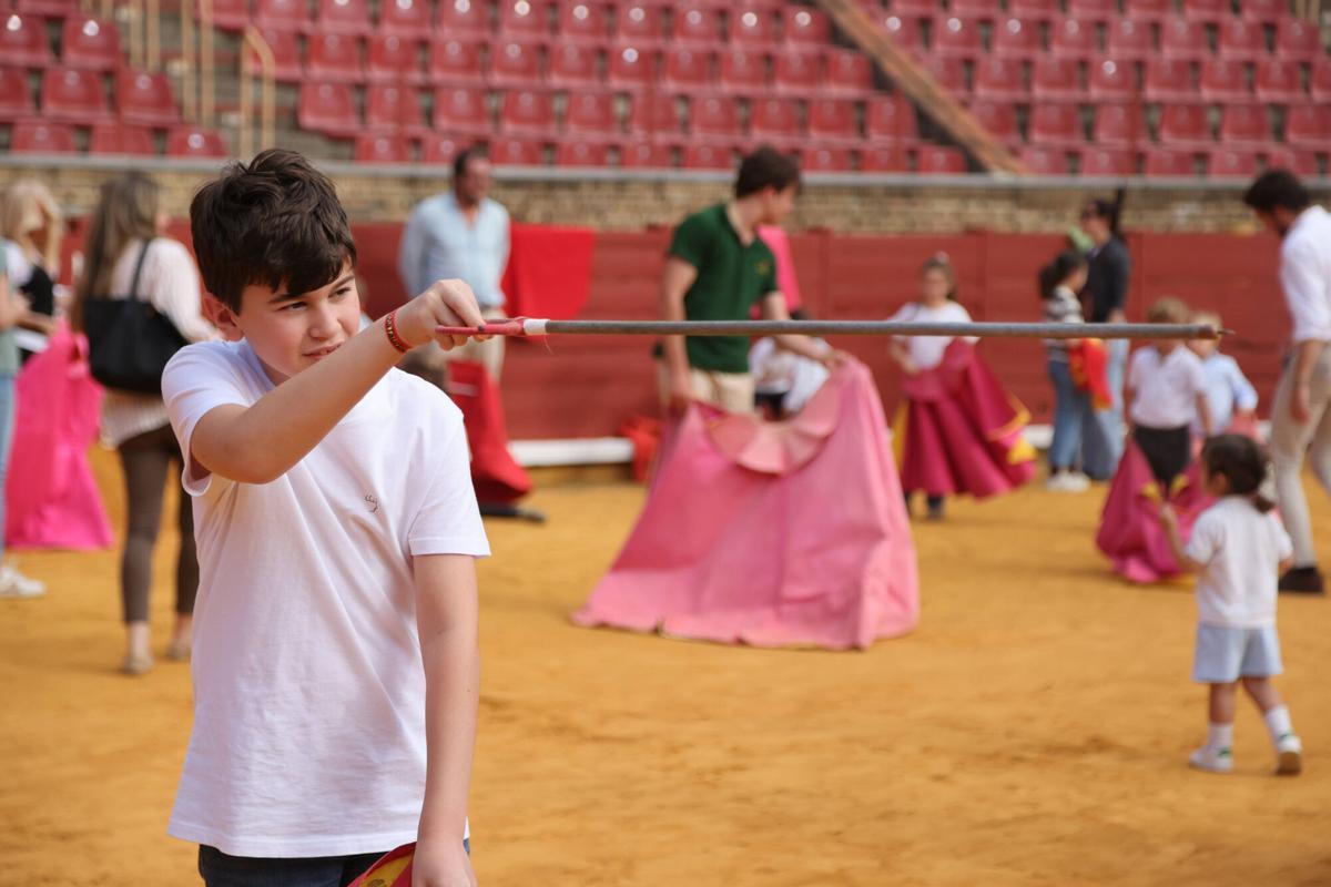 La plaza de los Califas en Córdoba abre el ruedo a la afición para vivir el toreo desde dentro La plaza de los Califas en Córdoba abre el ruedo a la afición para vivir el toreo desde dentro