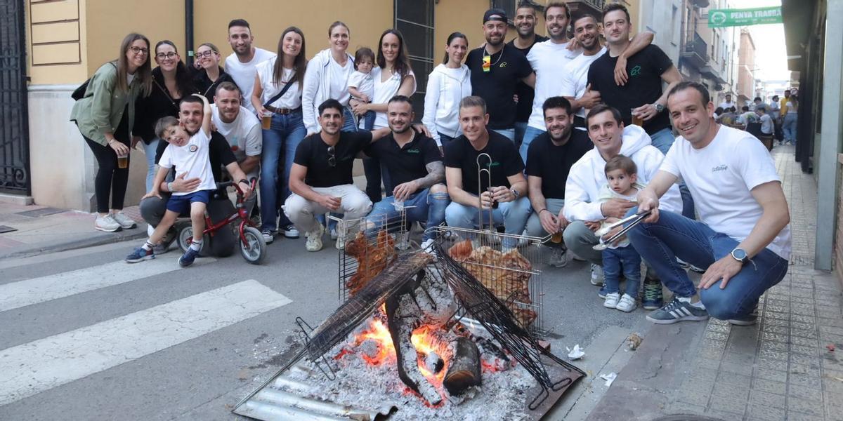 Peñas y vecinos de Vila-real se vuelcan cada año en las fiestas patronales de Sant Pasqual, participando masivamente en actos como la Nit de la Xulla.