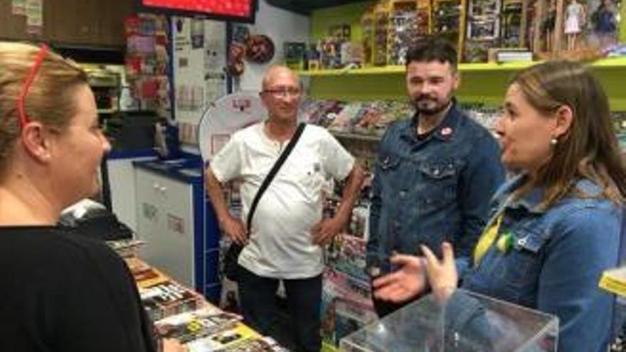 Gabriel Rufián durant la visita a Figueres