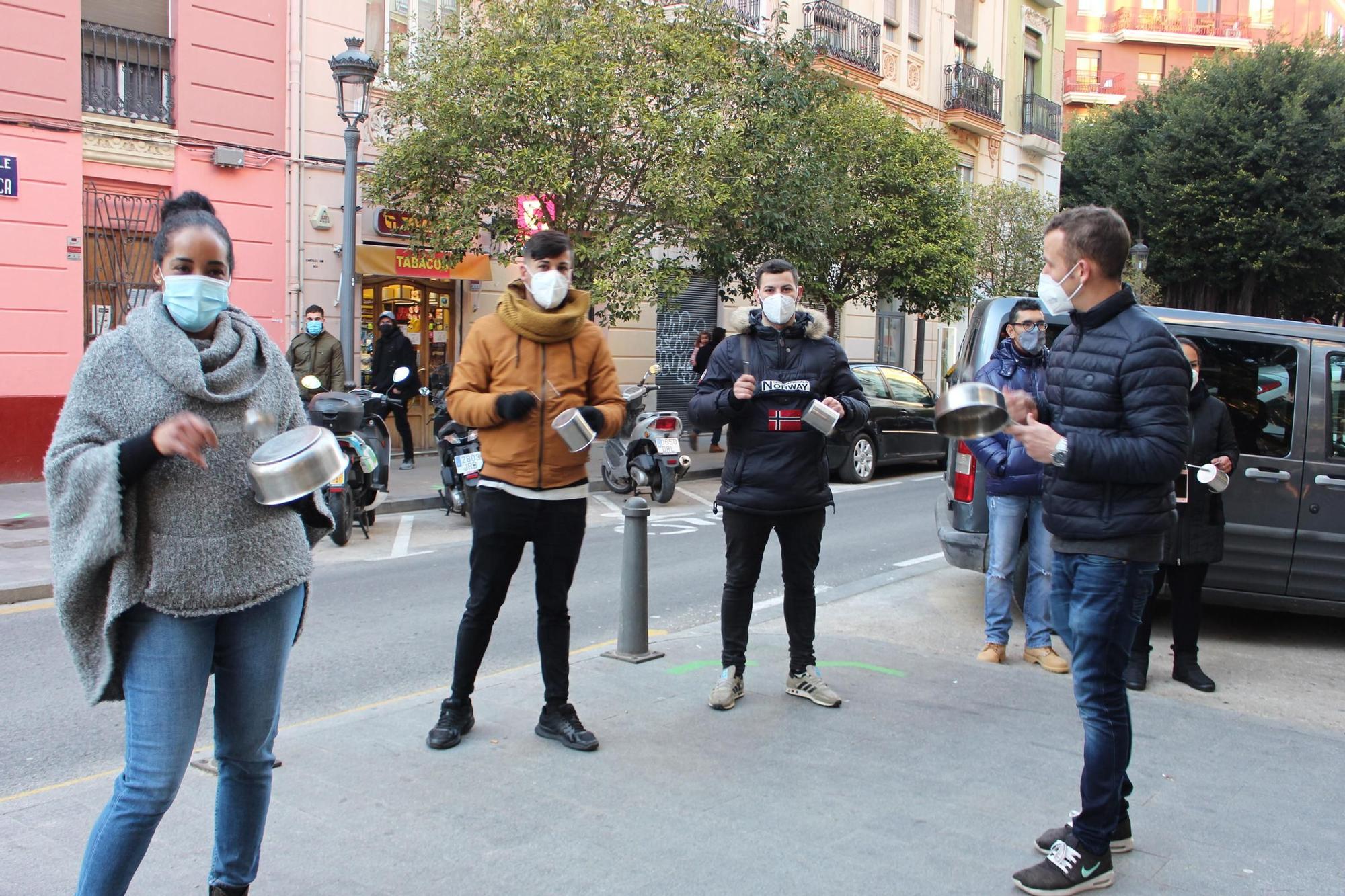 Cacerolada de la hostelería en contra del cierre a las 17 horas