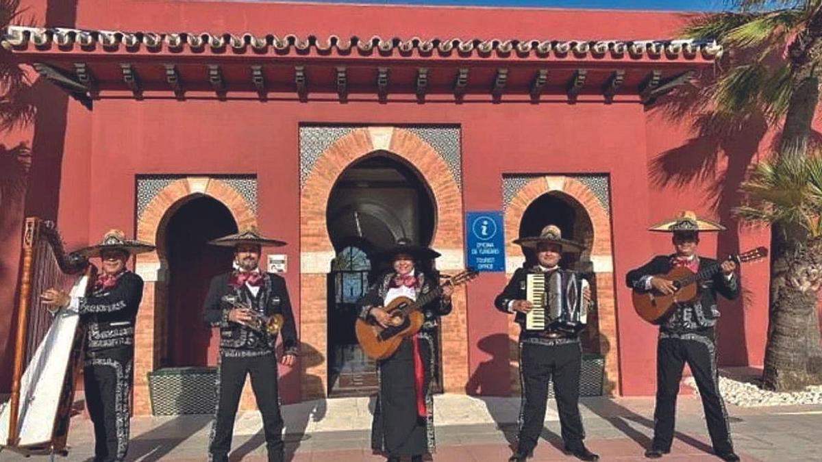 El grupo Mariachis Costa del Sol actúa este verano en el festival de Priego.