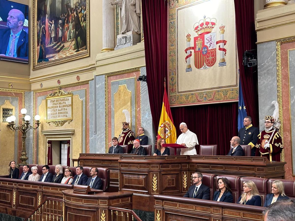 Galería de imágenes: Diputados y dirigentes de distinto signo político de Castellón, con el Papa