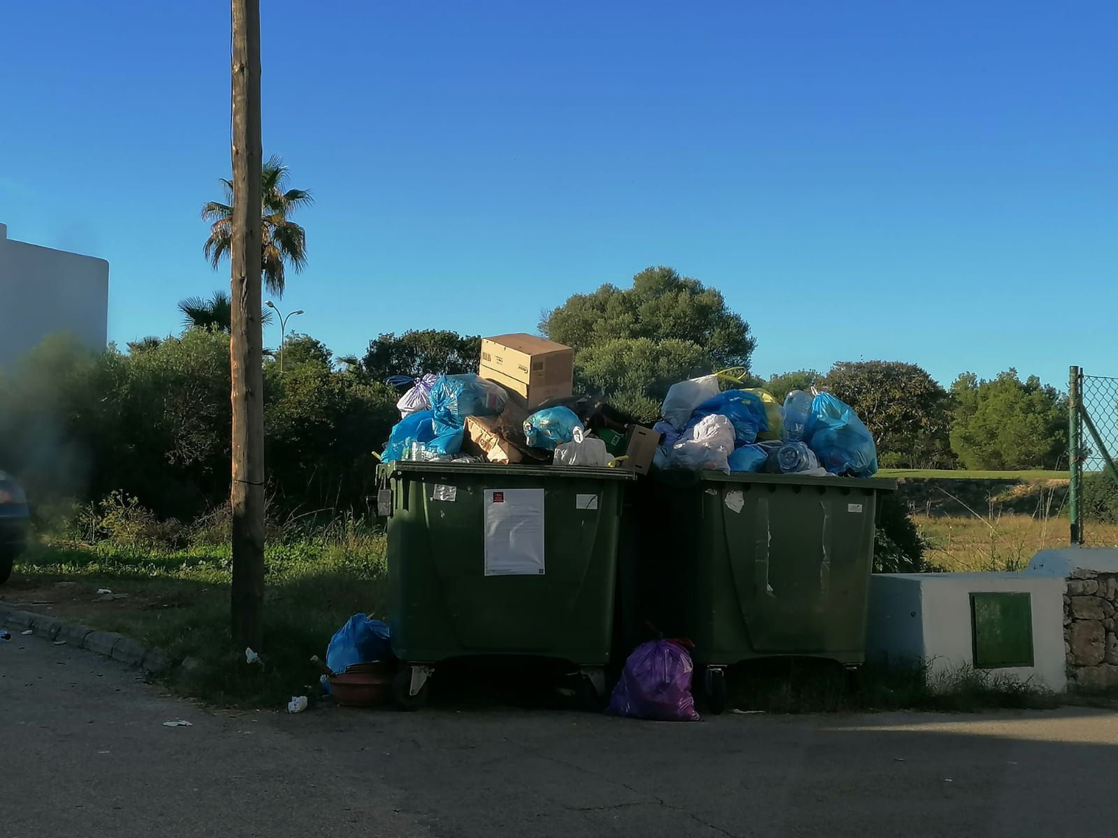 Queman contenedores en Santanyí que se ve obligado a asumir la retirada de basura