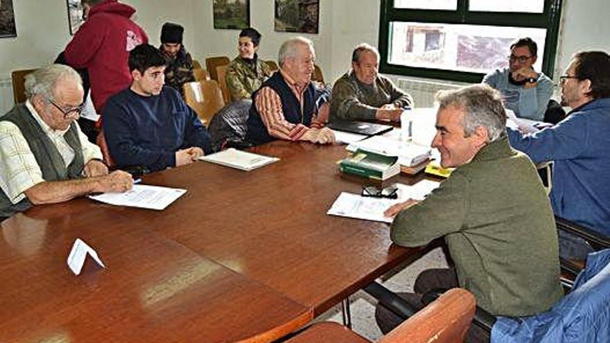 Desarrollo del Pleno en el Ayuntamiento de Manzanal de Arriba.