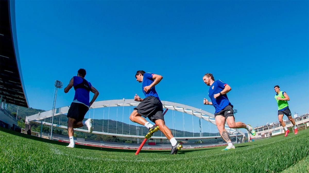 El Athletic cierra su tercera semana de trabajo en una calurosa jornada