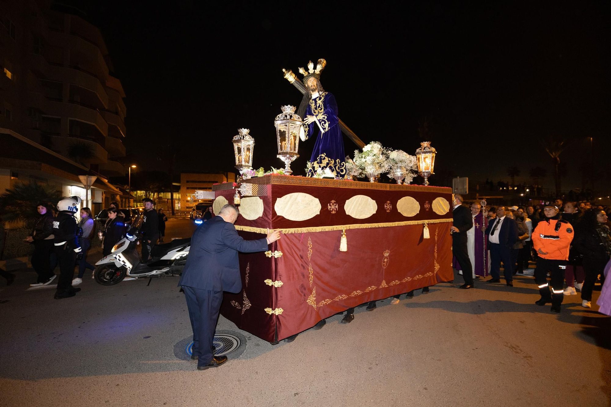 El Jesús del Gran Poder sube a costal a la Catedral