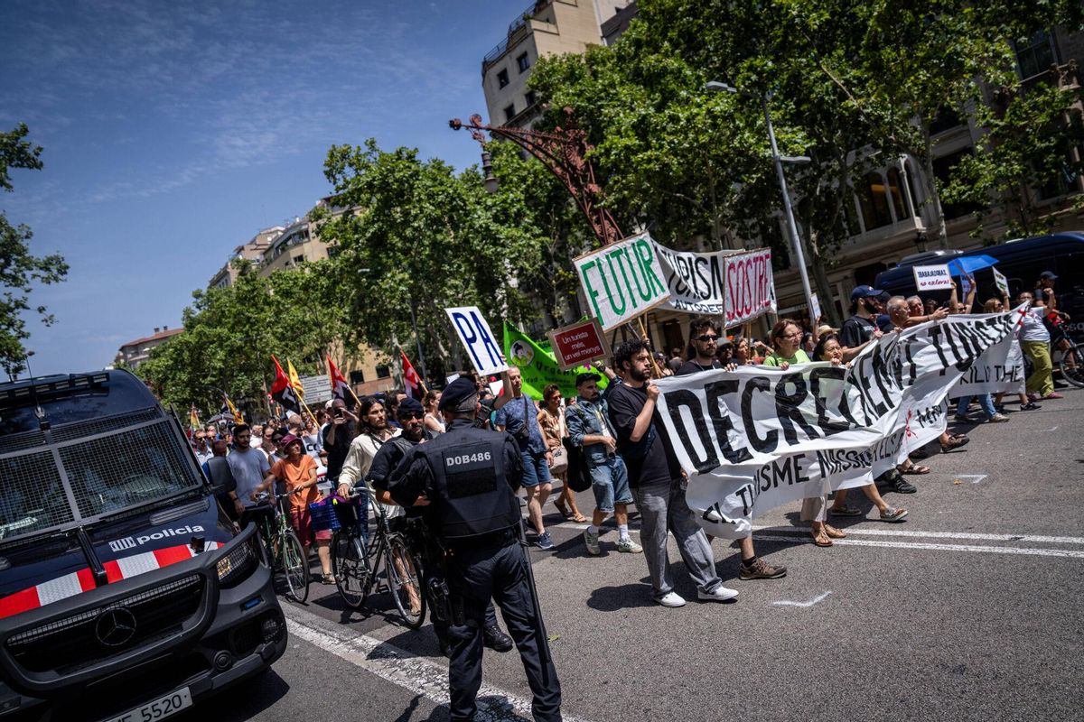 Manifestación en Barcelona por el decrecimiento turístico