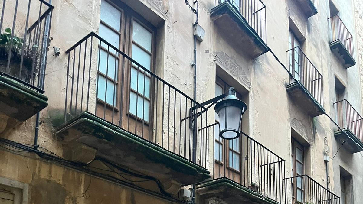 L'edifici al carrer Pilar de Figueres.