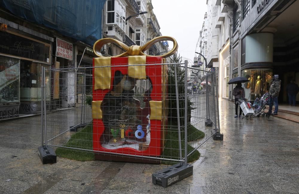 Figuras y árboles navideños ya tienen su lugar en la calle Príncipe.