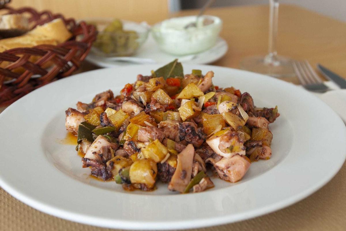 La frita de polp es uno de los platos tradicionales más demandados por residentes y turistas