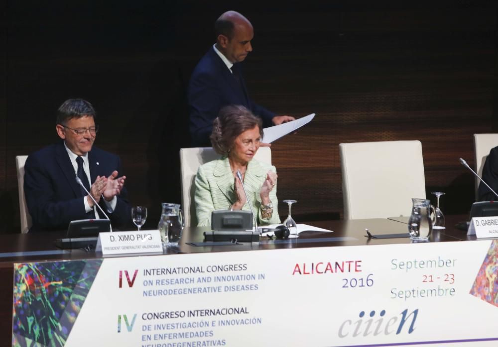 La reina Sofía preside el IV Congreso Internacional de Enfermedades Neurodegeneratiavas en Alicante