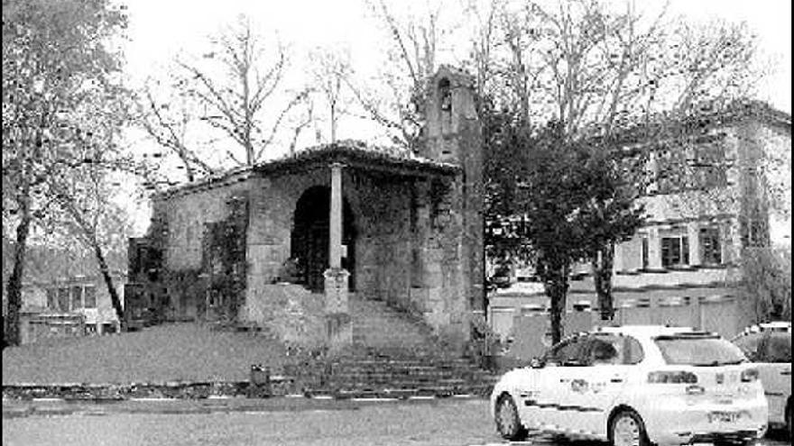 La capilla canguesa de la Santa Cruz.