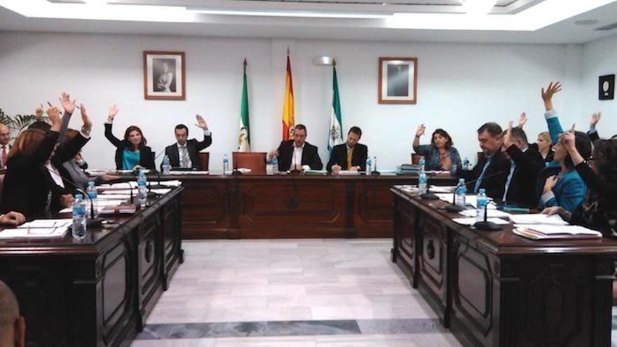 Un instante de la sesión plenaria celebrada ayer en el Ayuntamiento de Mijas.