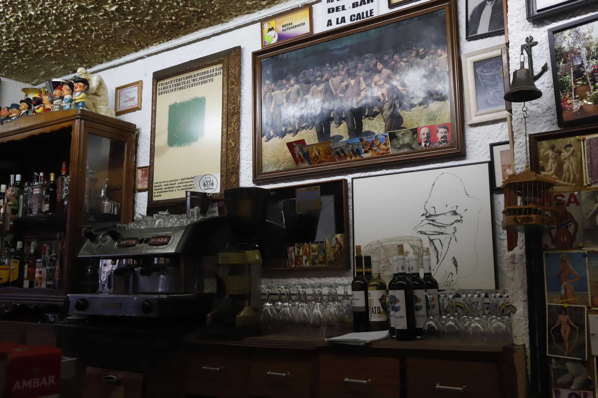 El Bonanza, un bar &quot;historia de Zaragoza&quot;, cumple 50 años