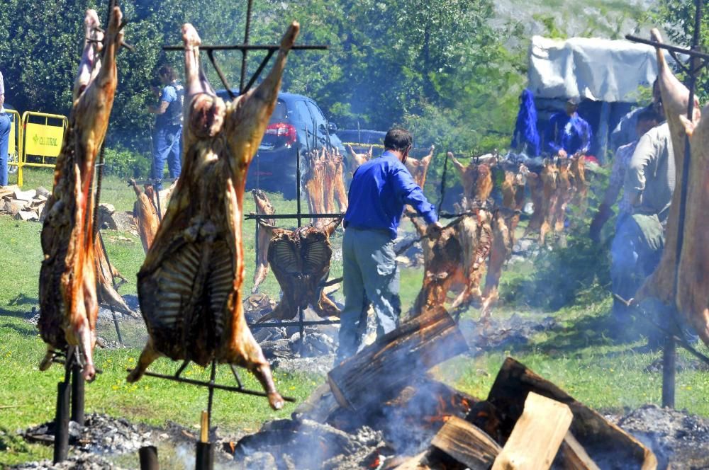 Fiesta del corderu en Llagüezos, Lena