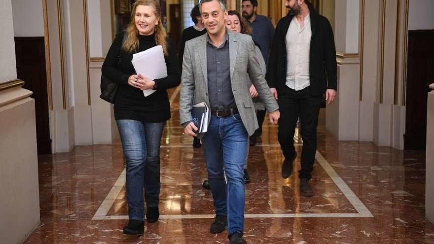 La concejala de Facenda, Eugenia Vieito, y el alcalde, Xulio Ferreiro, entrando a un pleno en María Pita.