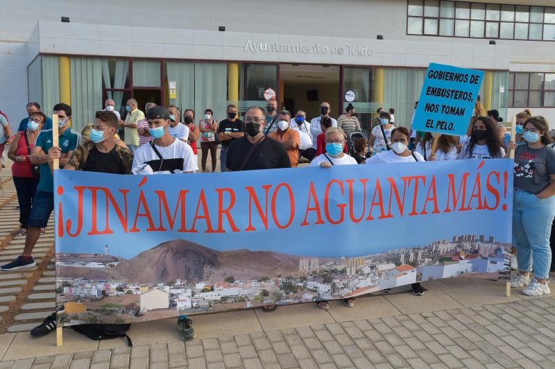 Manifestación ante el Ayto de Telde de colectivos vecinales de Jinámar