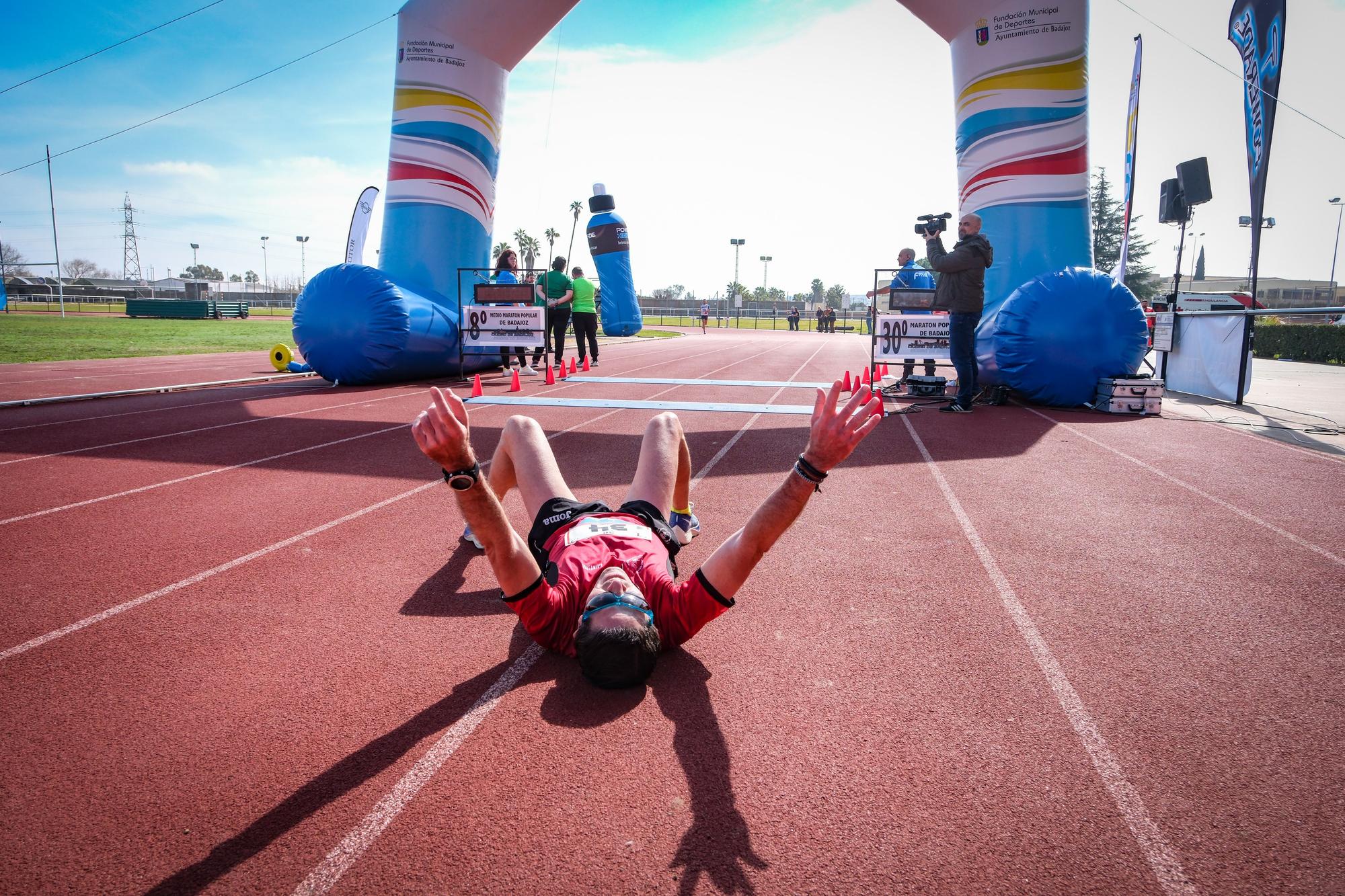 30 Maratón y 8 Medio Maratón Popular Ciudad de Badajoz en imágenes