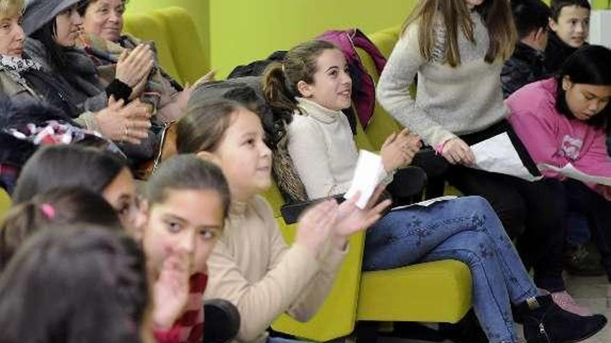 Alumnos en el acto de Rodeiro.  // Bernabé/Javier Lalín