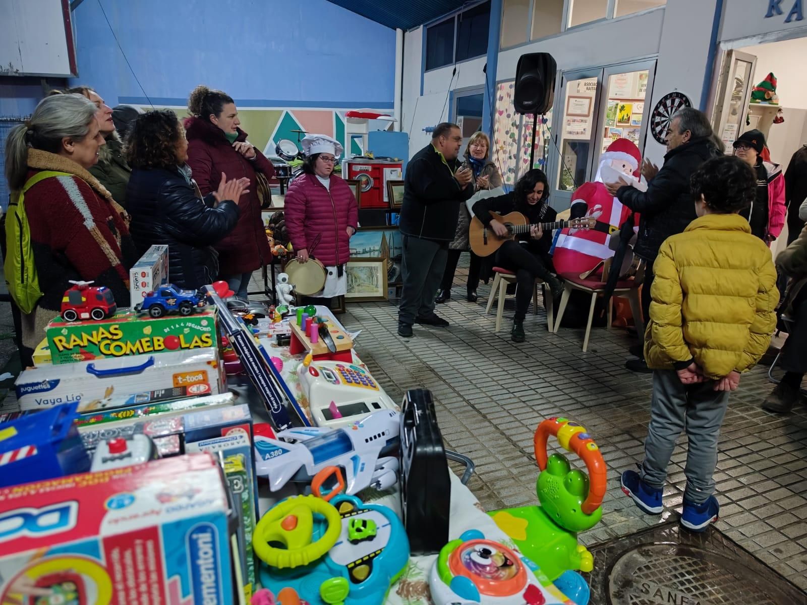 Música, talleres y un sinfín de productos: Raitana inaugura su mercadillo solidario