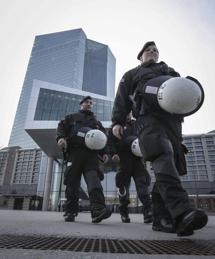 PROTESTA DE BLOCKUPY ANTE LA SEDE DEL BCE