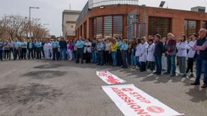 Dues presons retiren de les cuines reclusos amb crims de sang