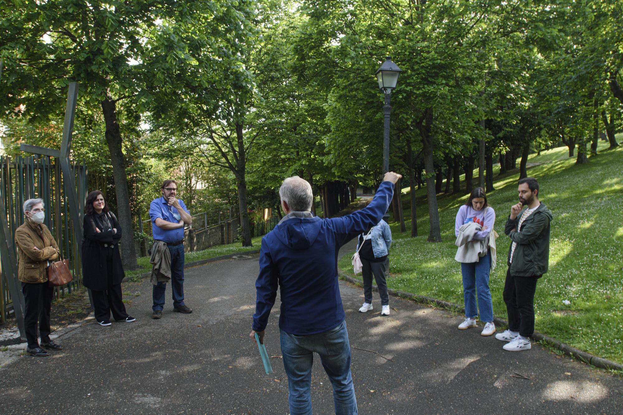 EN IMÁGENES: Así fue la primera visita guiada por los jardines de La Rodriga en Oviedo