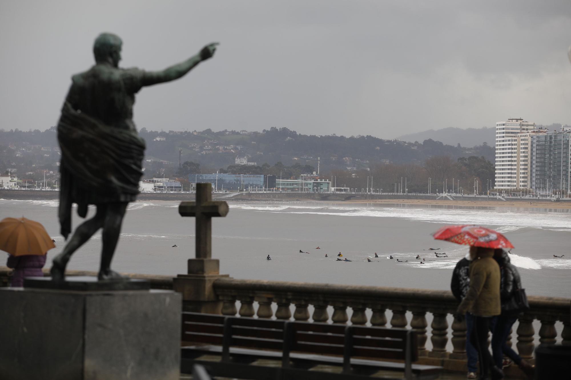 Puente pasado por agua en Gijón