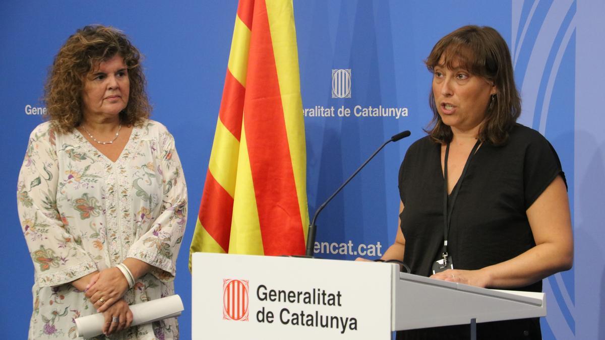 La secretària d’Acció Climàtica, Anna Barnadas, acompanyada de la directora de l’Institut Català d’Energia (ICAEN), Marta Morera, a la presentació del nou ajut