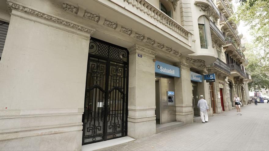 Sale a la venta &#039;online&#039; un porfolio de tres sucursales alquiladas a Banco Sabadell en Barcelona y Valencia