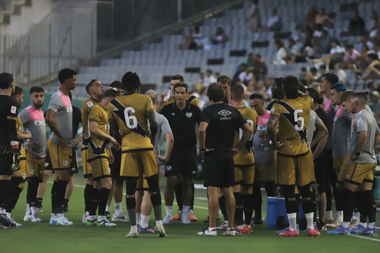 El Córdoba de Segunda se presenta ante su afición