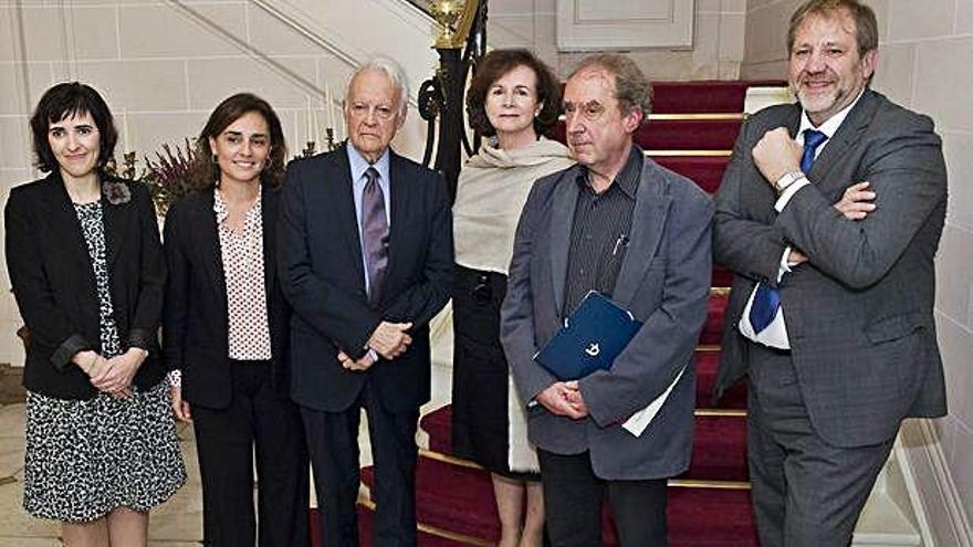 De izquierda a derecha, Ana Diéguez, directora del Instituto Moll; Arantxa Moll, consejera de Prensa Ibérica Media y responsable del Instituto Moll; Matías Díaz Padrón, presidente de honor del Instituto Moll y autor de &#039;Jacob Jordaens and Spain&#039;; Beatriz Larrotcha, embajadora de España en Bélgica; Arnout Balis, historiador del arte especialista en pintura flamenca, y Sergi Farré, consejero cultural y científico de la Embajada de España en Bélgica.