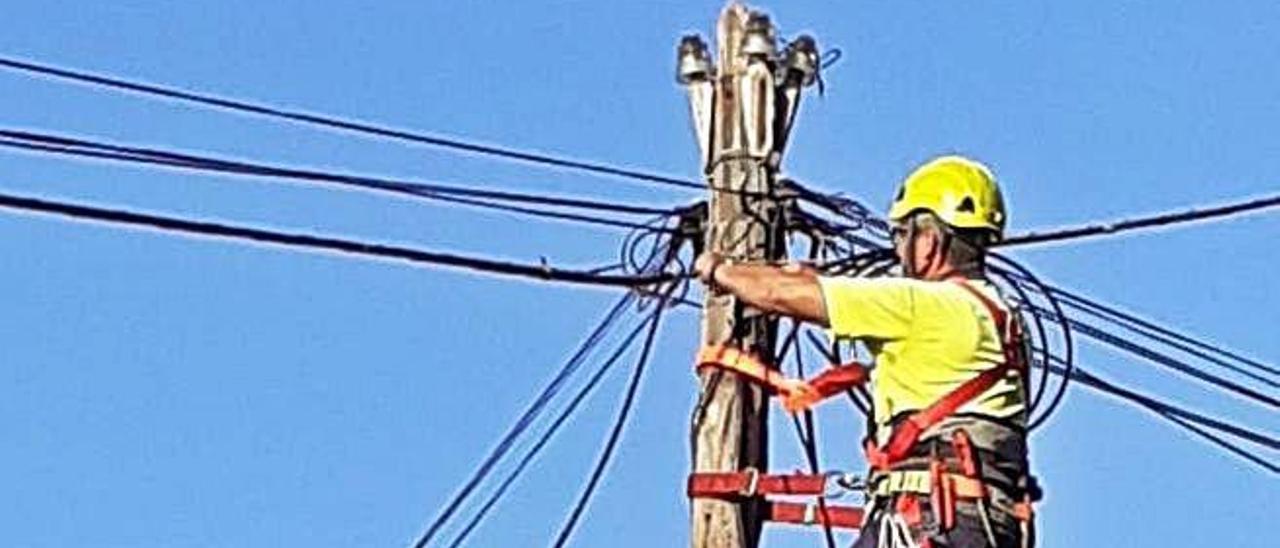 Sabotean seis veces en medio año la red de fibra de un operador local de internet