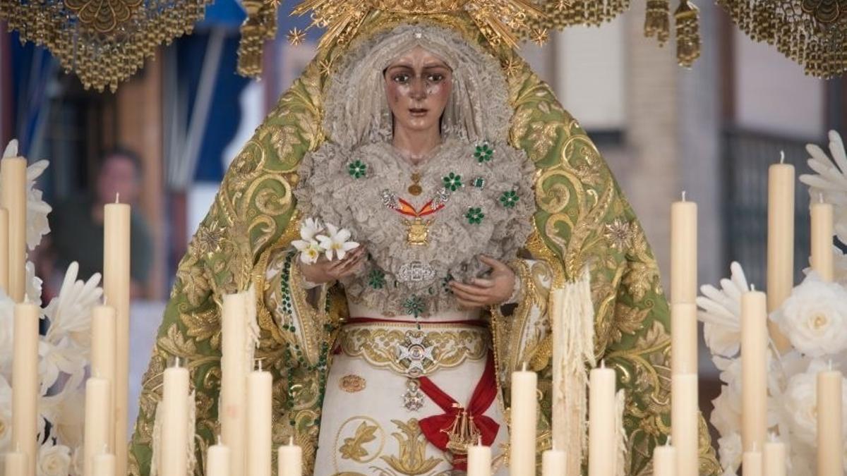 La Virgen de la Esperanza Macarena, en su palio, en una foto de archivo.