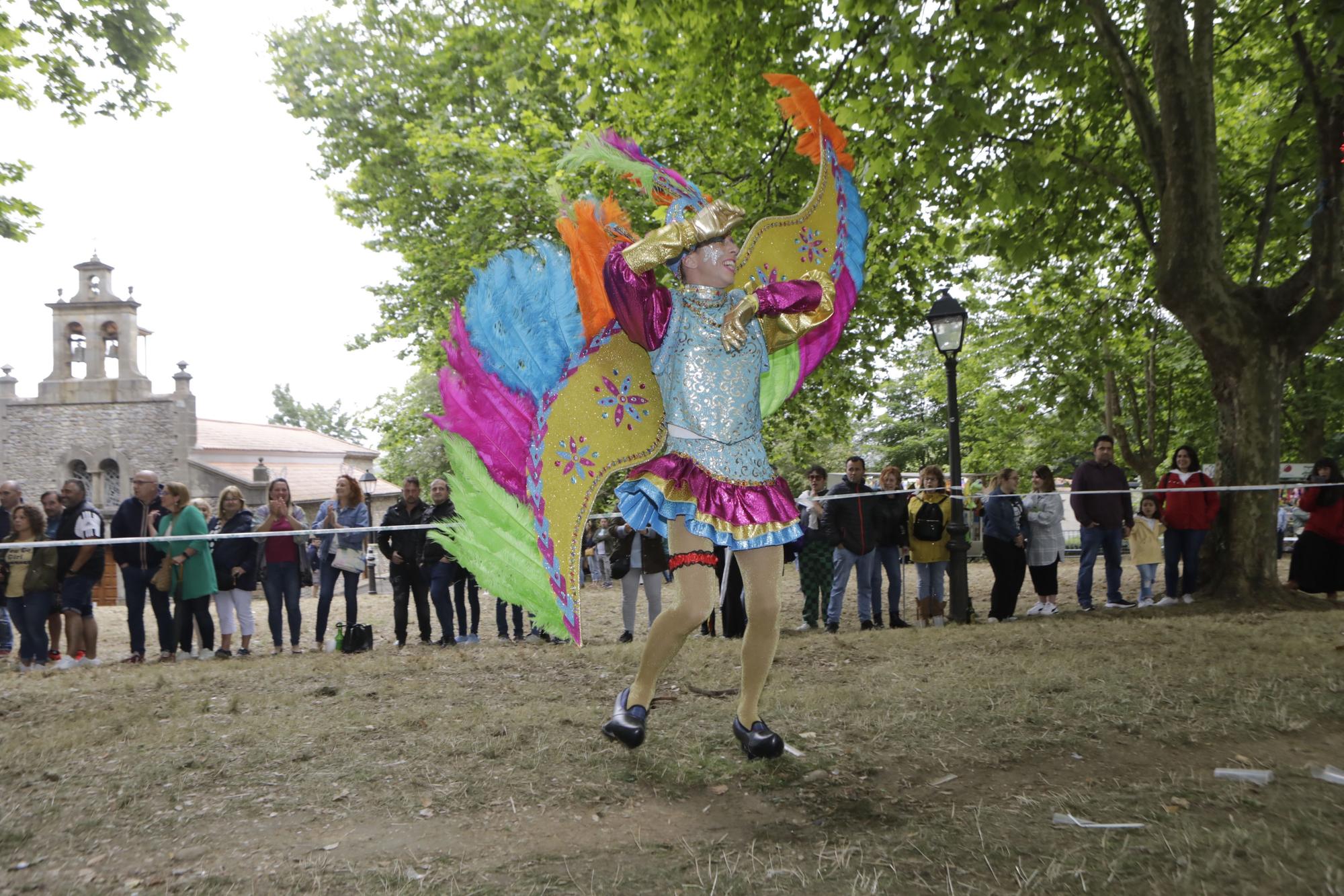 En imágenes: Castiello pone color a sus fiestas con disfraces